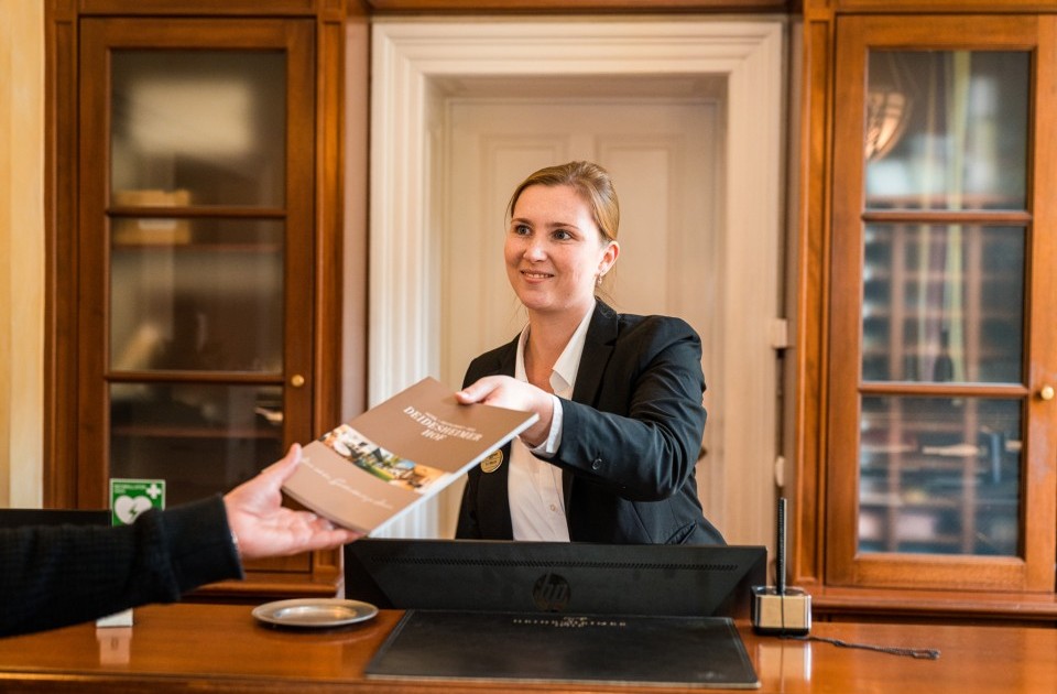 DHH_221106-PortraitsActionFood_GVOMEDIA-014