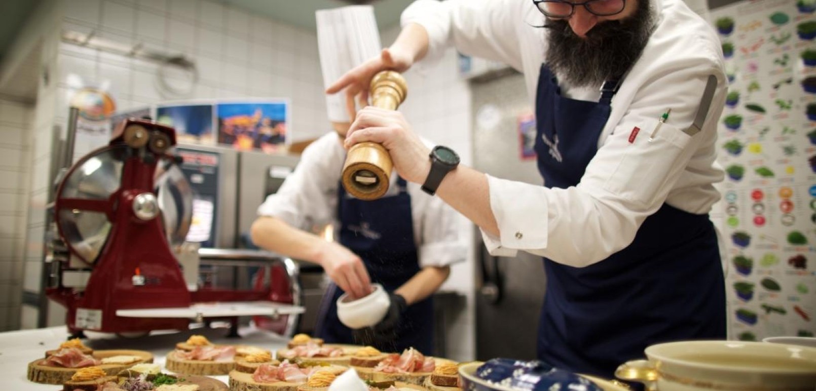 43505ce224134088a4a8bd87d16a8d6b-1