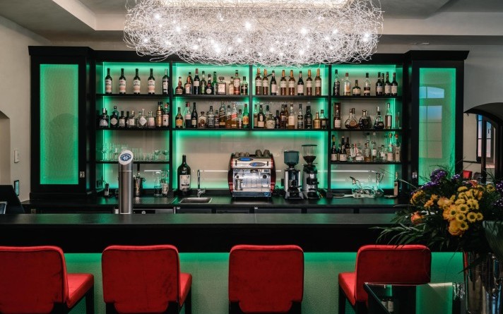 Bar Schwarzer Hahn